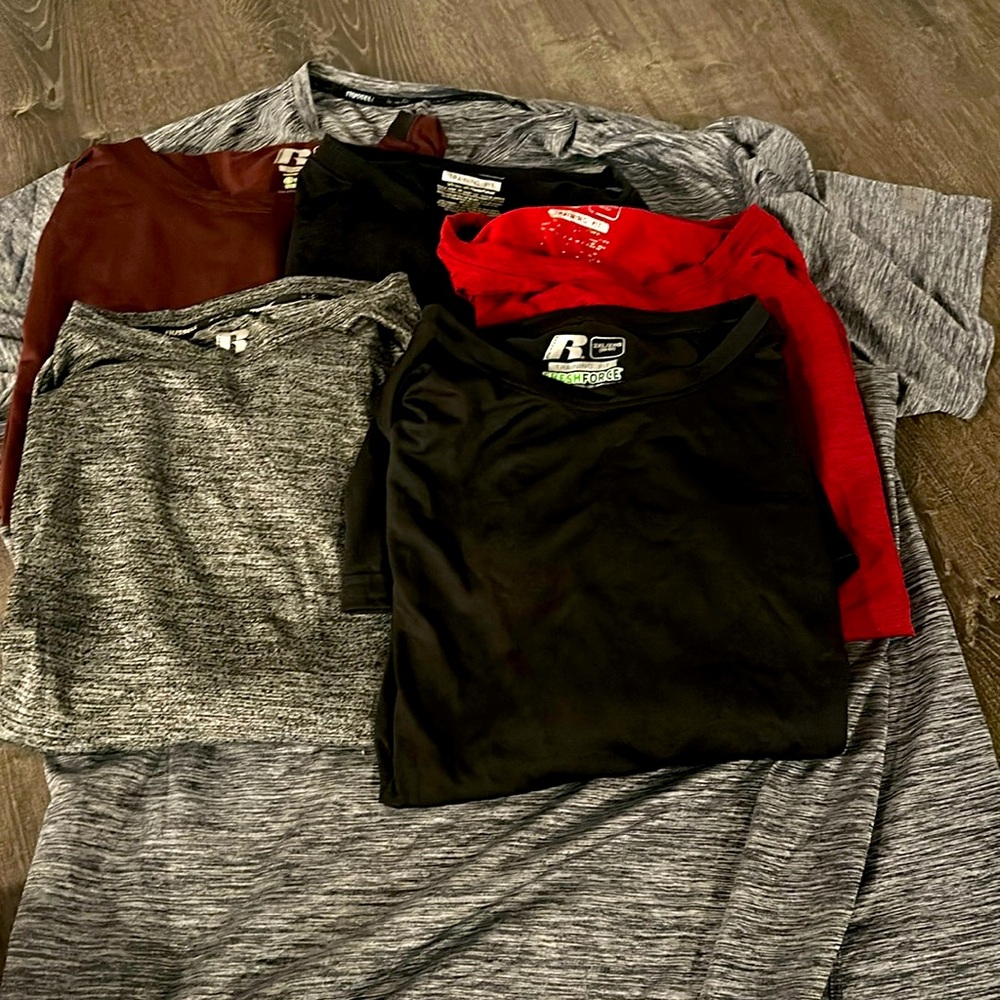 Men’s XXL athletic short sleeved shirts in great condition!